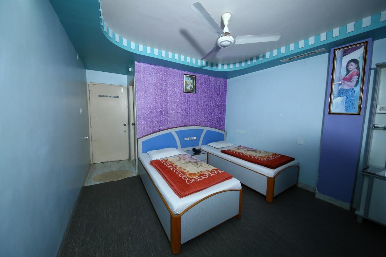 Hotel Darshan Amreli Esterno foto