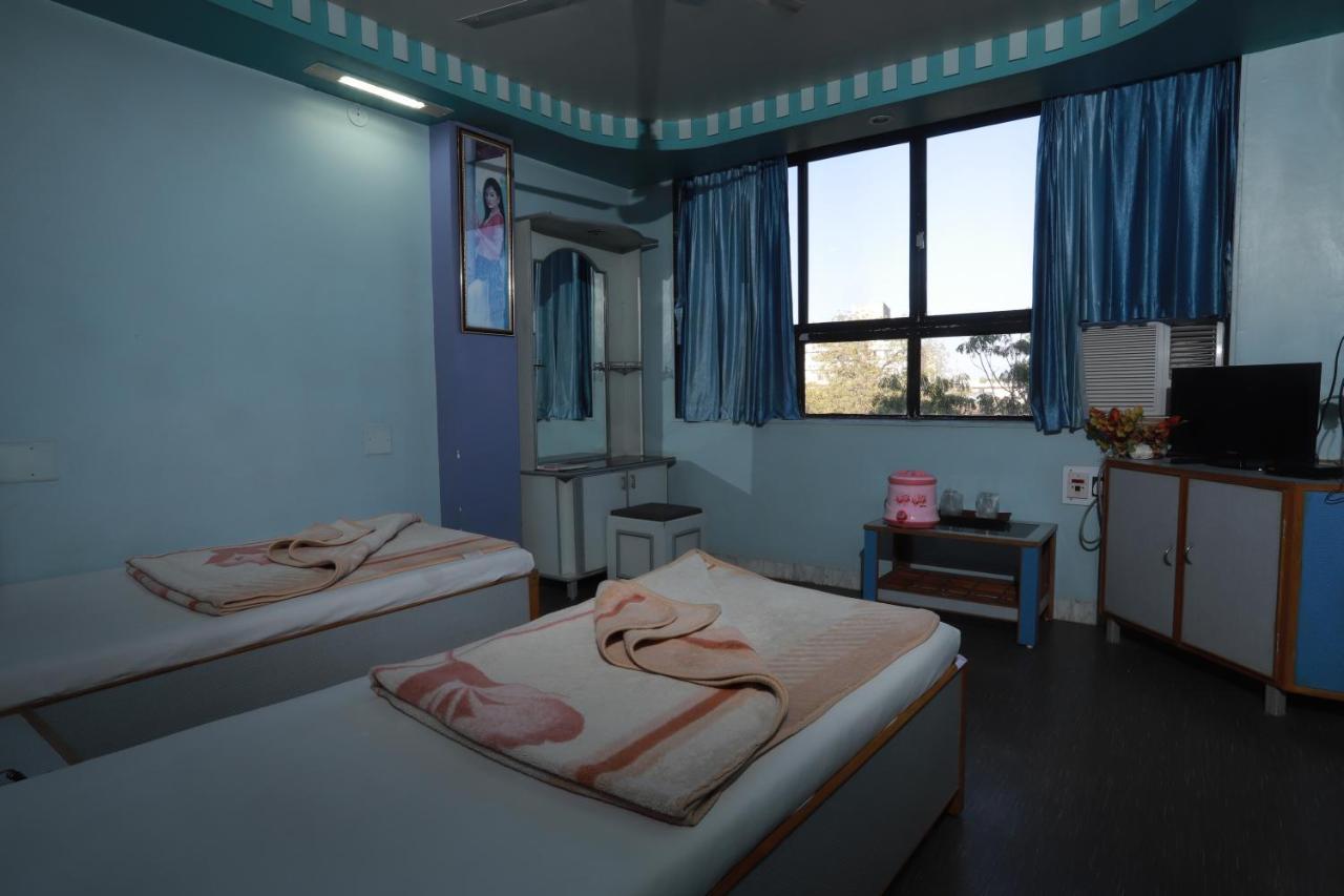 Hotel Darshan Amreli Esterno foto
